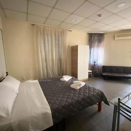Dima Rooms And Apartments Atenas Exterior foto