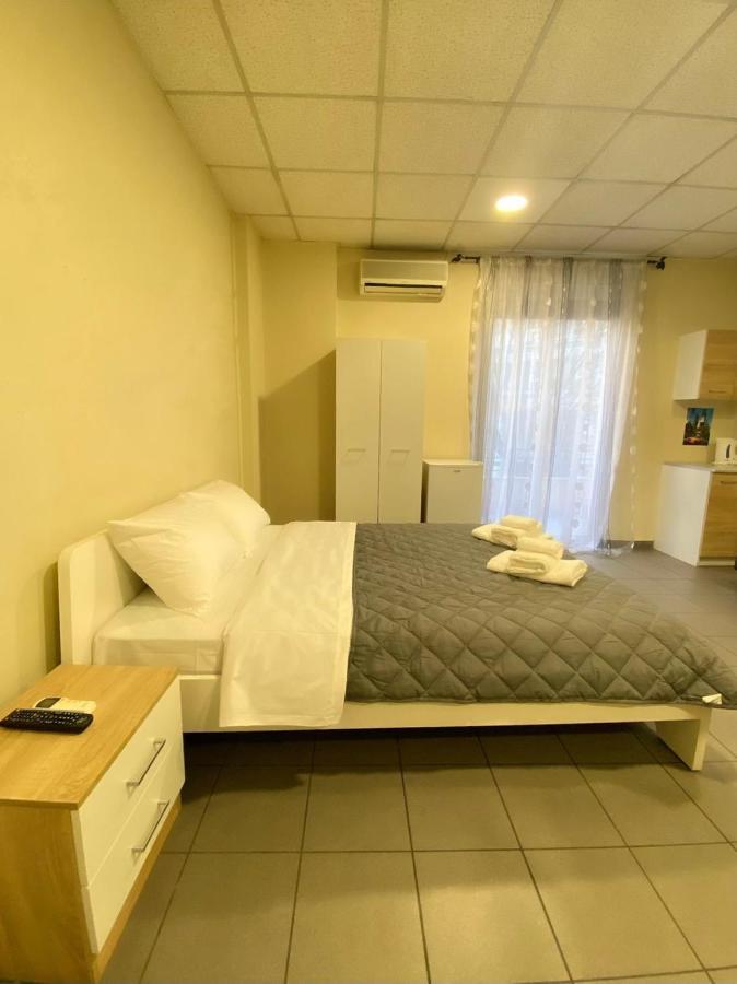 Dima Rooms And Apartments Atenas Exterior foto