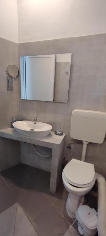 Dima Rooms And Apartments Atenas Exterior foto