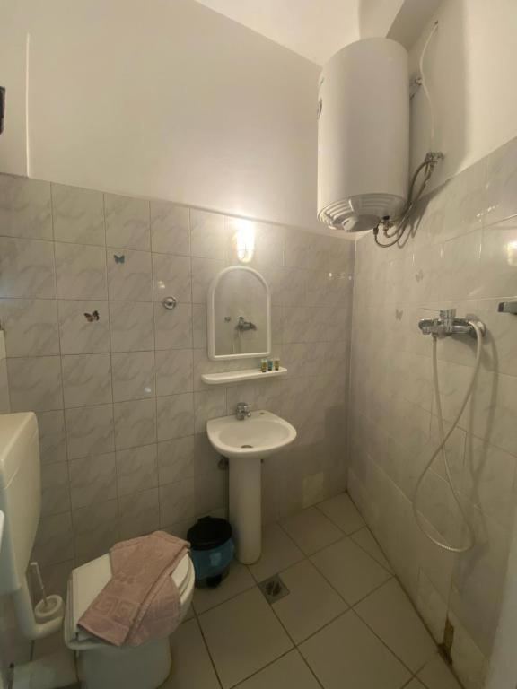Dima Rooms And Apartments Atenas Exterior foto